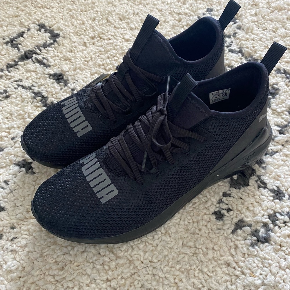 Mens Puma sneakers, size 10.5, brand new never worn